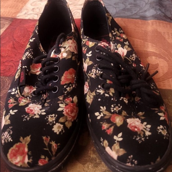Vans Shoes - Lo pro floral vans